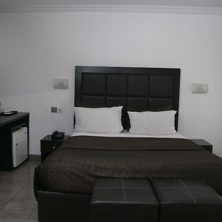 לגוס Angel Hotel מראה חיצוני תמונה